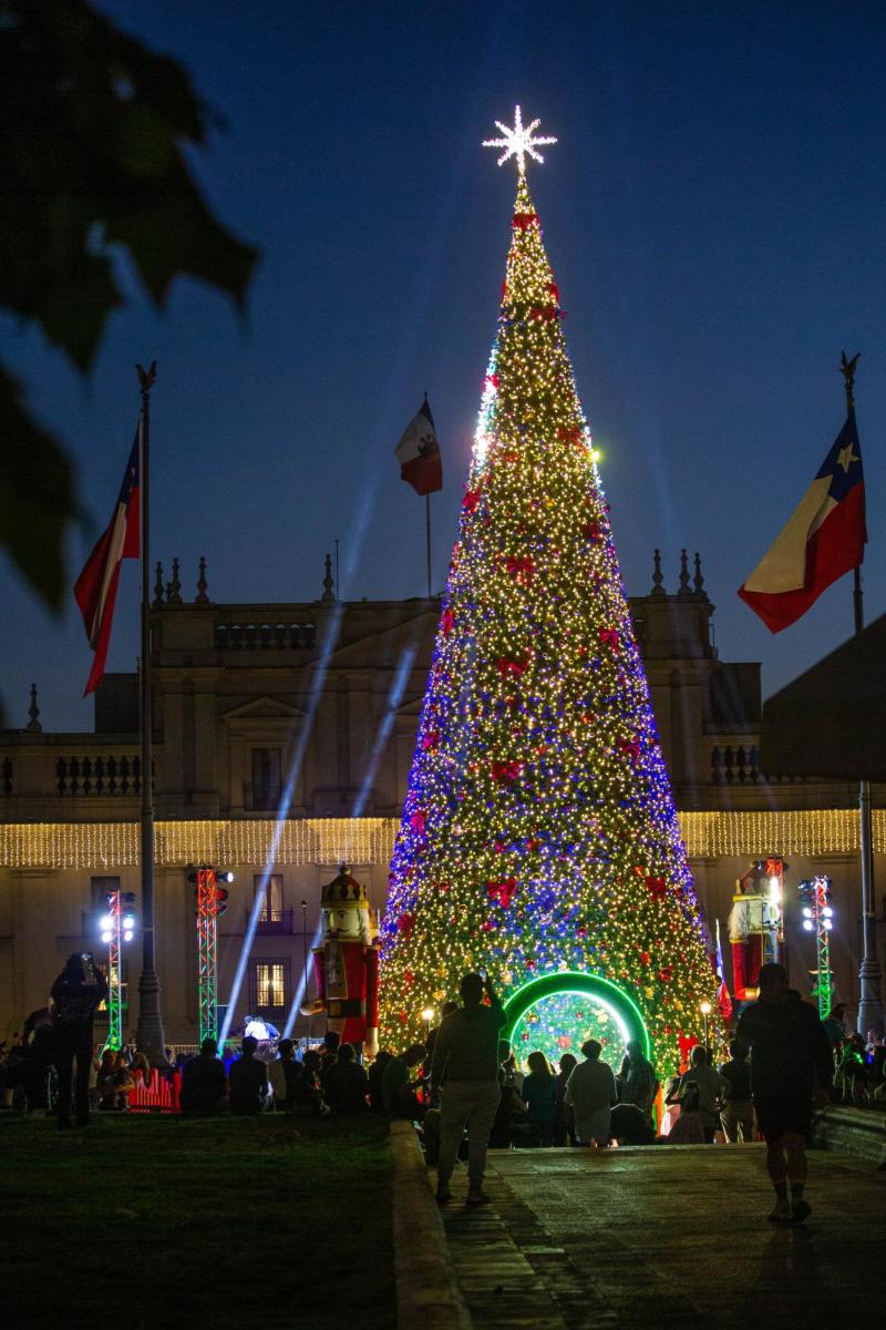 Aton - Ceremonia de encendido del arbol de Navidad