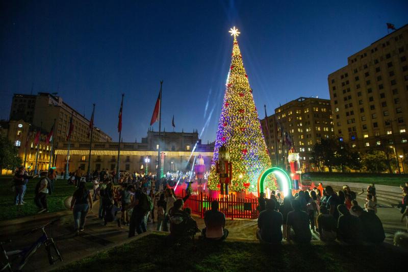 Aton - Ceremonia de encendido del arbol de Navidad