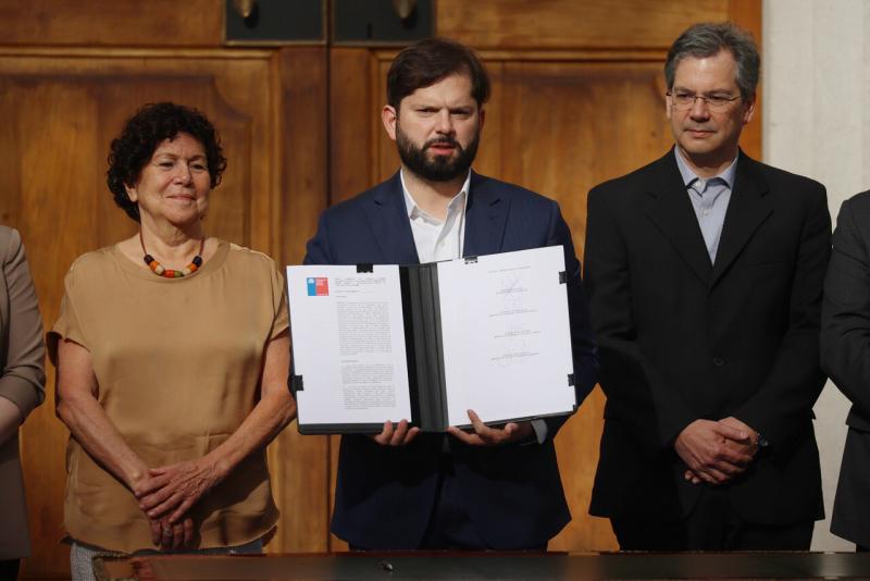 Aton - Presidente Boric en la conmemoración del Día Internacional de los DD. HH.