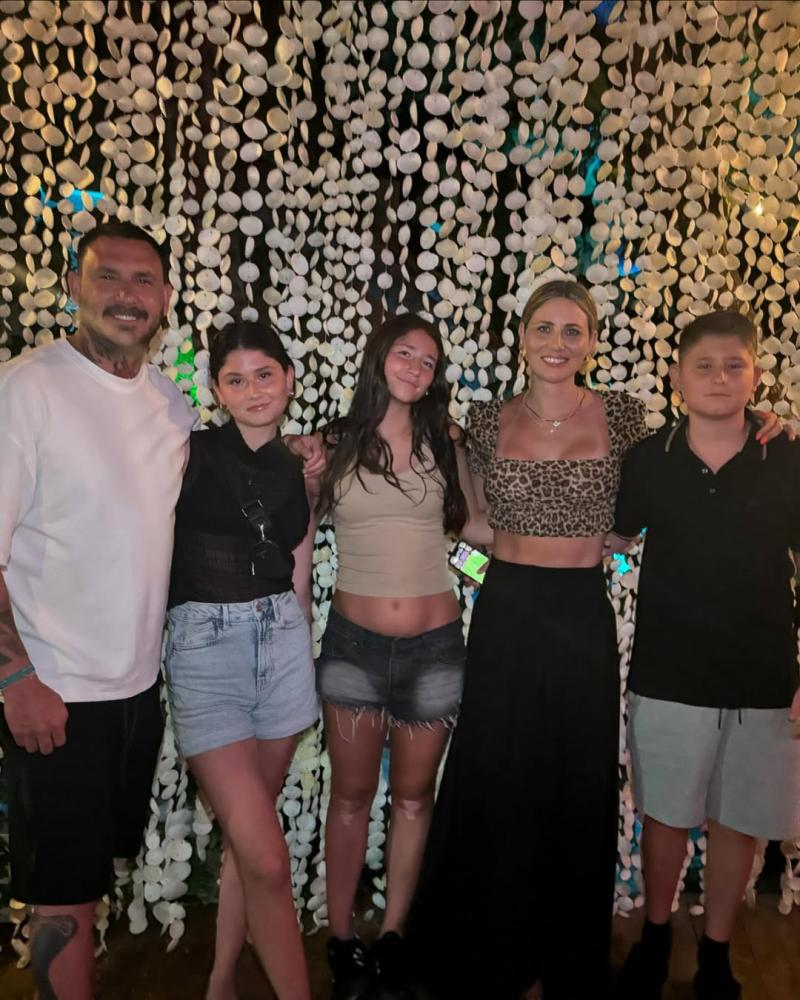 Mauricio Pinilla junto a su familia - Créditos: Instagram @pinigol9