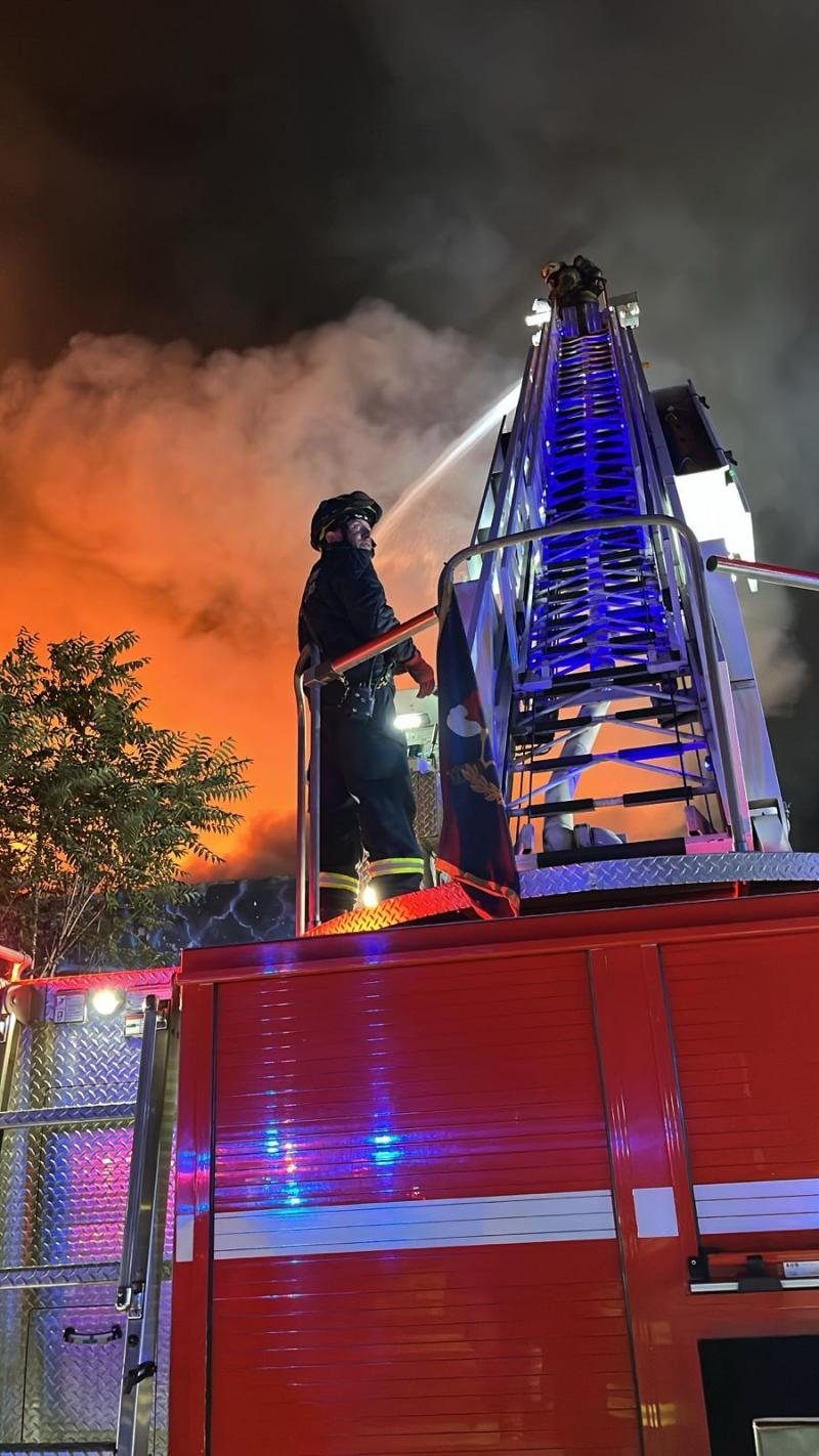 Incendio afecta a bodegas de textiles en Estación Central - X Cuerpo de Bomberos de Santiago
