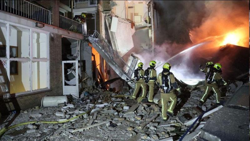 Muertos y heridos tras derrumbe y explosiones en La Haya- X @Sepa_mass