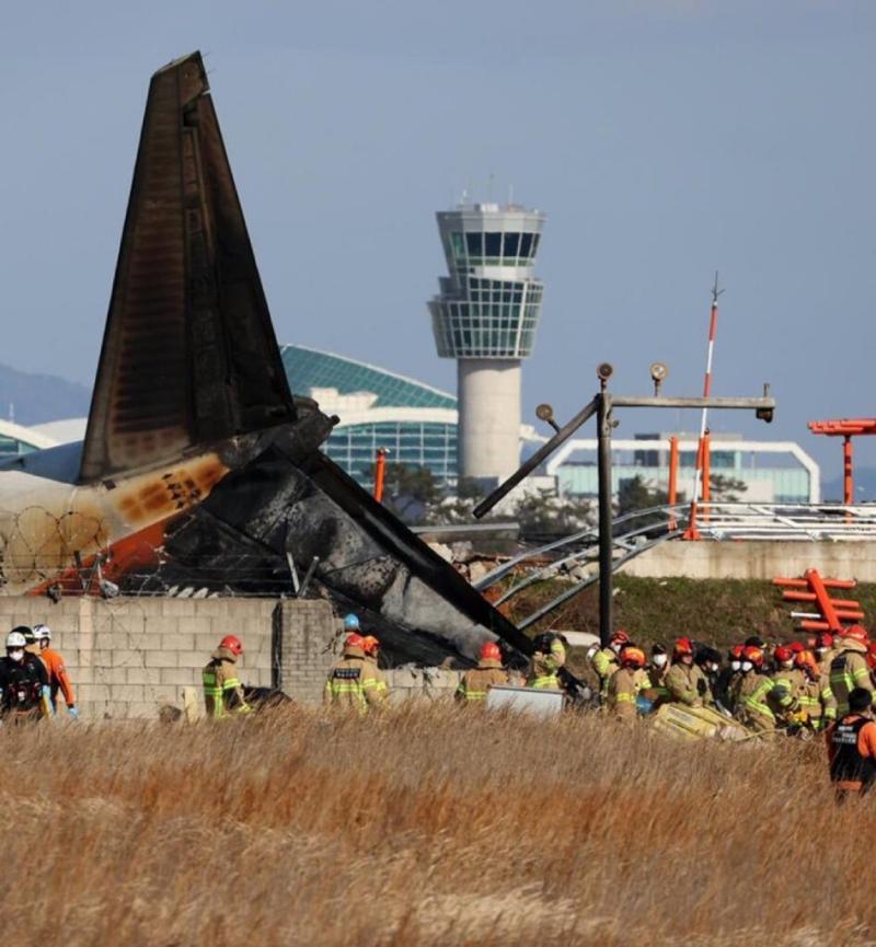 Al menos 120 personas mueren en un accidente aéreo en Corea del Sur