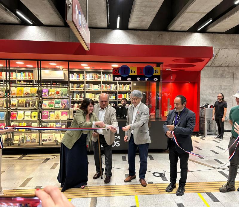 Bibliometro llega por primera vez a la Línea 3: Inauguran nueva sucursal en metro Los Libertadores