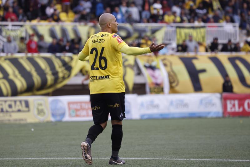 Humberto Suazo jugará su última temporada - Crédito: Photosport