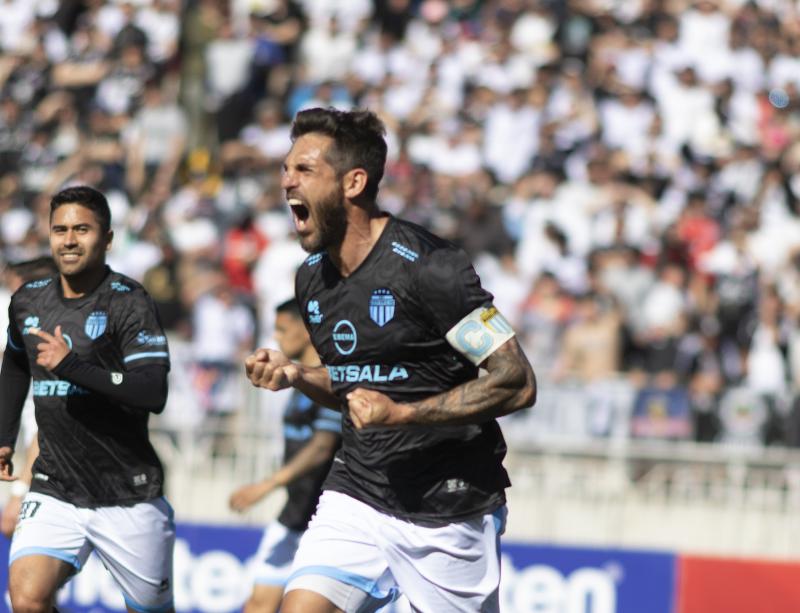 Joaquín Larrivey podría volver a jugar en Primera División - Crédito: Photosport