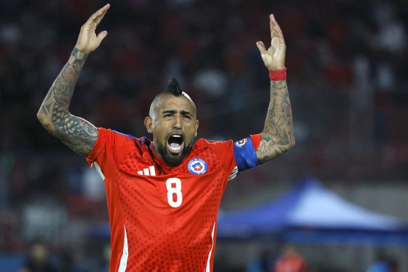 Arturo Vidal lució la jineta de capitán de la Roja - Créditos: Photosport.
