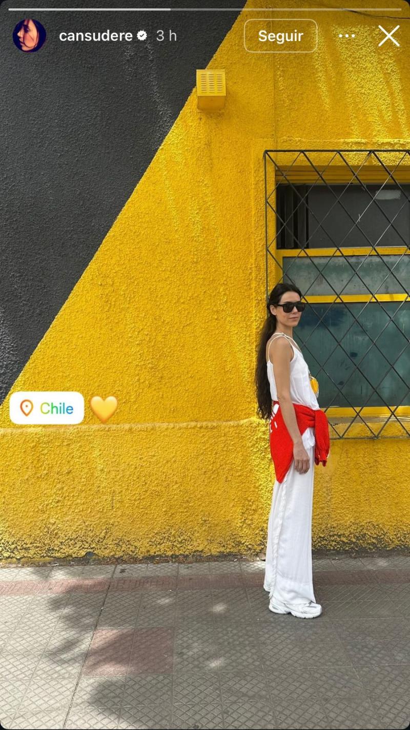 Instagram/cansudere - Cansu Dere