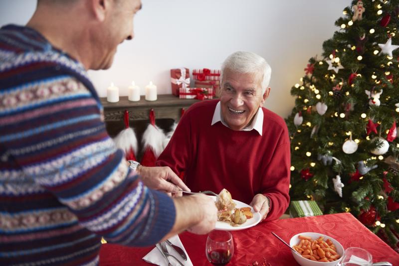 22% de las personas mayores en Chile pasarán las fiestas de fin de año solos - referencial freepik