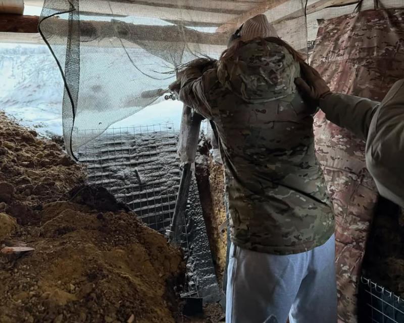 Instagram @EliSvitolina - Tenista ucraniana Elina Svitolina genera polémica tras posar con armas de guerra