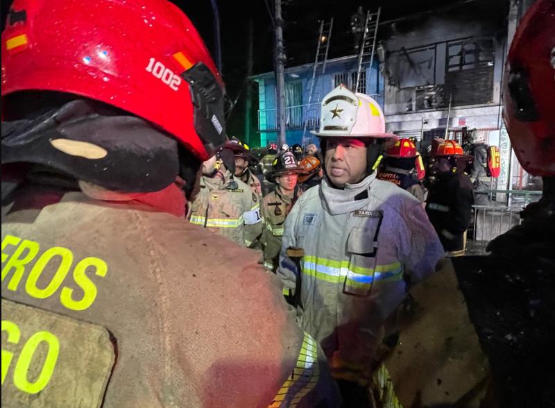 Agencia UNO referencial - Incendio en Pelequén destruye tres viviendas y deja una víctima fatal
