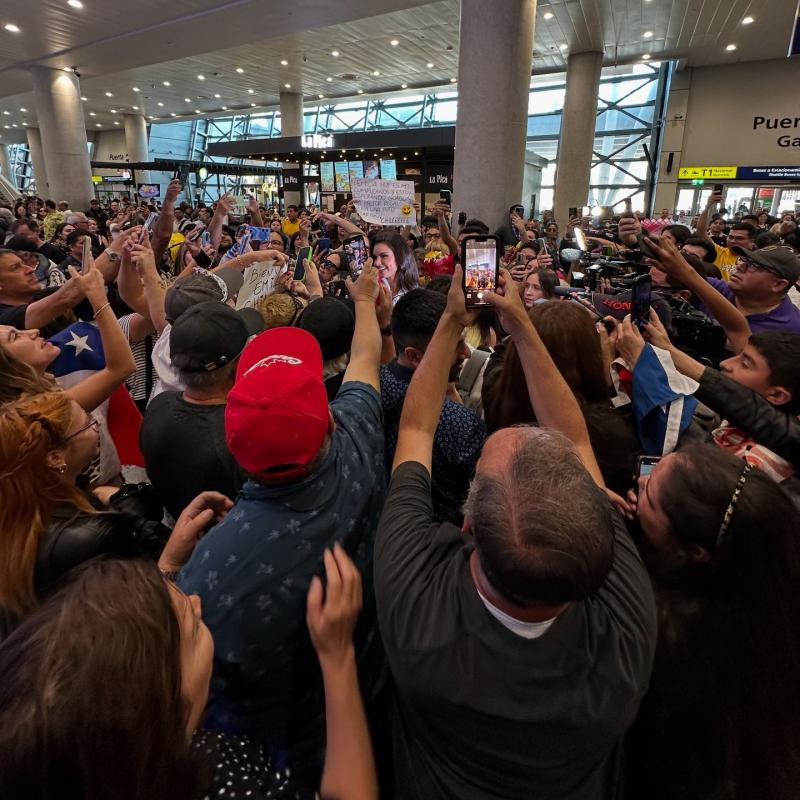 Instagram - Emilia Dides llegando a Chile