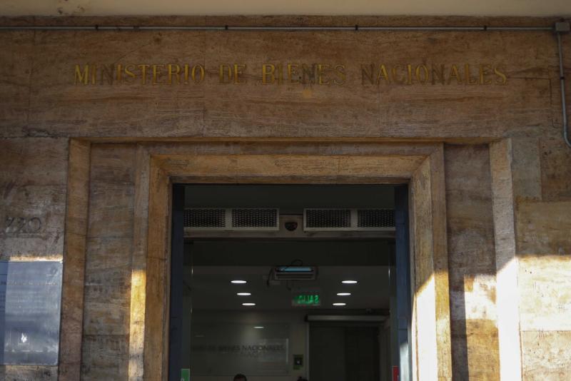 PDI allana Ministerio de Bienes Nacionales tras fallida compra de casa de Allende