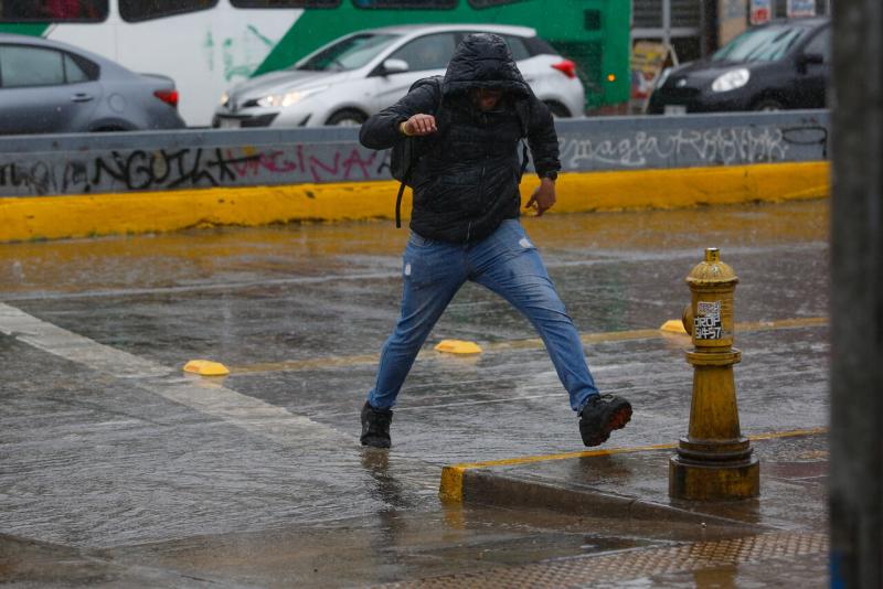 Agencia Uno (referencial) - ¿Qué es un río atmosférico? Pronostican llegada de este fenómeno en el sur del país