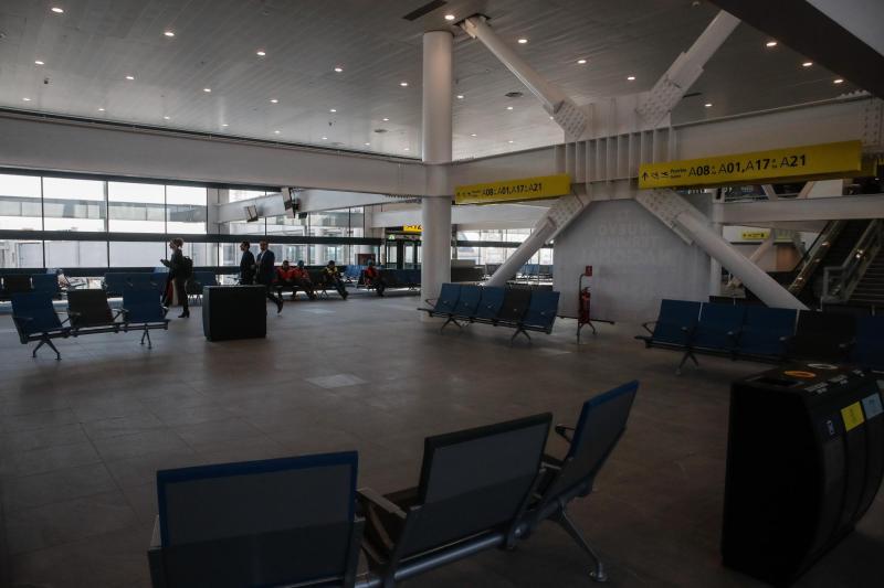 Agencia Uno - Reconocido ranking mundial sitúa al Aeropuerto de Santiago entre los 5 más puntuales