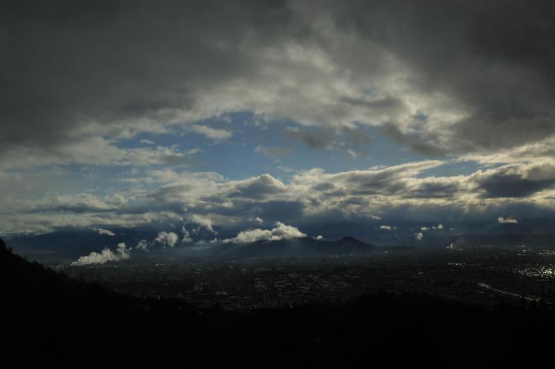 Agencia Uno - Granizos con 30 grados en Córdoba: ¿Puede esta tormenta cruzar la cordillera y llegar a Chile?