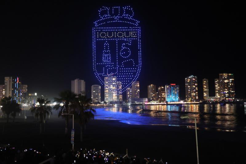 ATON - El espectacular show de drones con que Iquique recibió el 2025