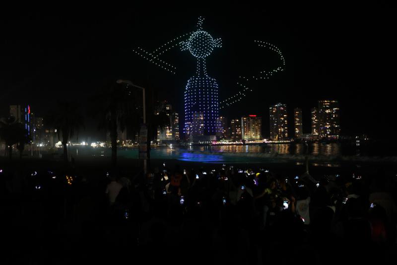 ATON - El espectacular show de drones con que Iquique recibió el 2025