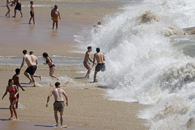 Aton - Los colores de traje de baño que se recomiendan y que podrían salvar la vida de tu hijo