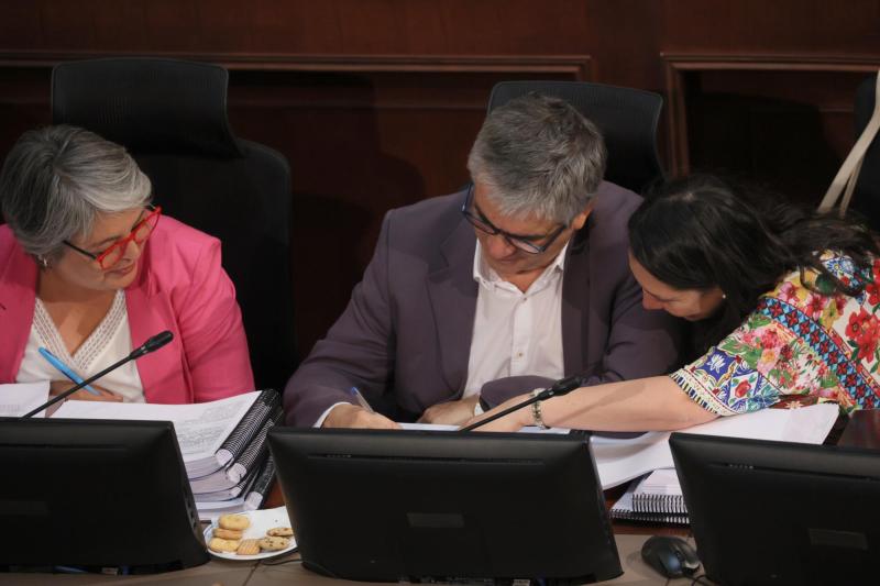 Aton - Comisión aprueba "corazón" de la reforma previsional: Hoy se vota el aumento de la PGU