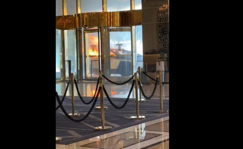 Auto Tesla explota afuera del Hotel Trump en Las Vegas: Un fallecido y varios heridos
