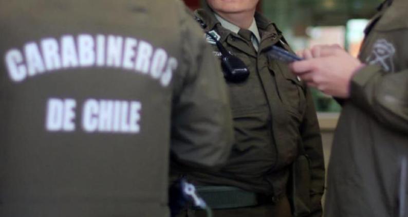 Agencia Uno - Persecución policial provocó choque en Quinta Normal: Una mujer detenida y un arma blanca incautada