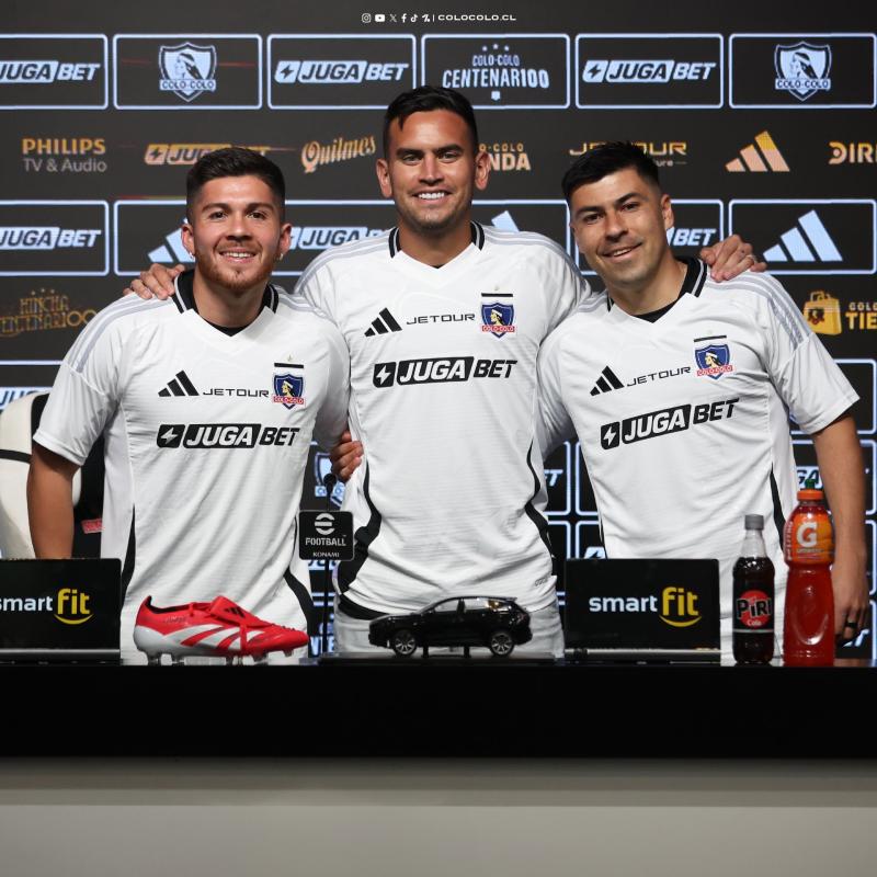 Sebastián Vegas es presentado en Colo Colo - Créditos: @ColoColo