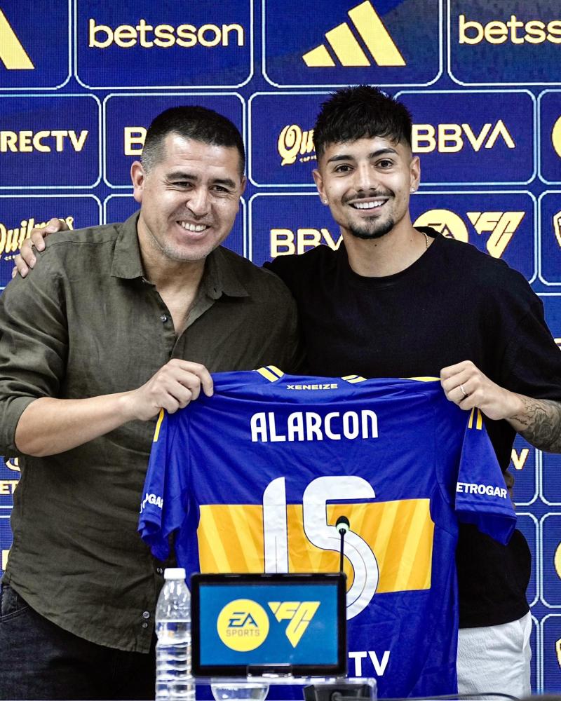 Williams Alarcón se suma a Carlos Palacios como refuerzos Xeneizes - Créditos: Boca Juniors.