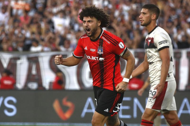 Maximiliano Falcón sigue sin sumarse a la pretemporada de Colo Colo - Créditos: Photosport