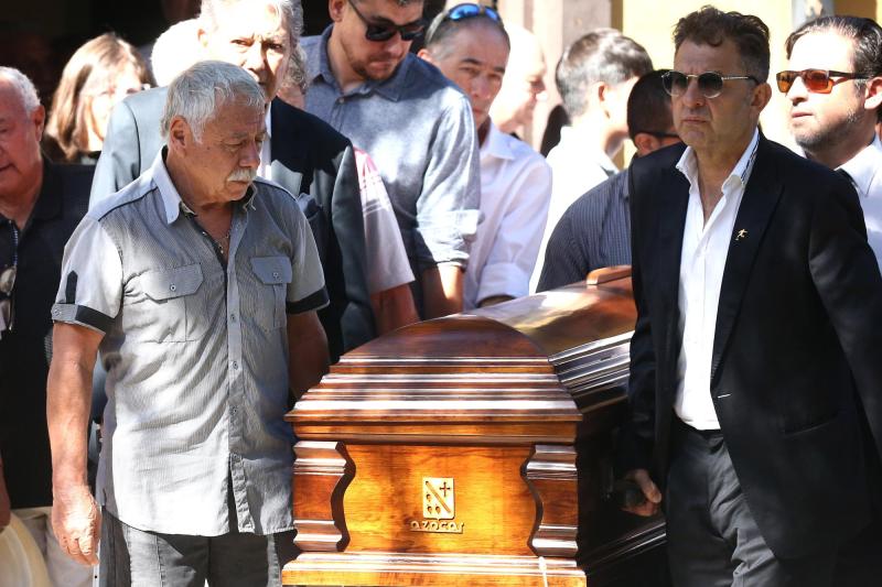Carlos Caszely no ha enfrentado años fáciles, foto del funeral de Jorge Toro - Créditos: Photosport
