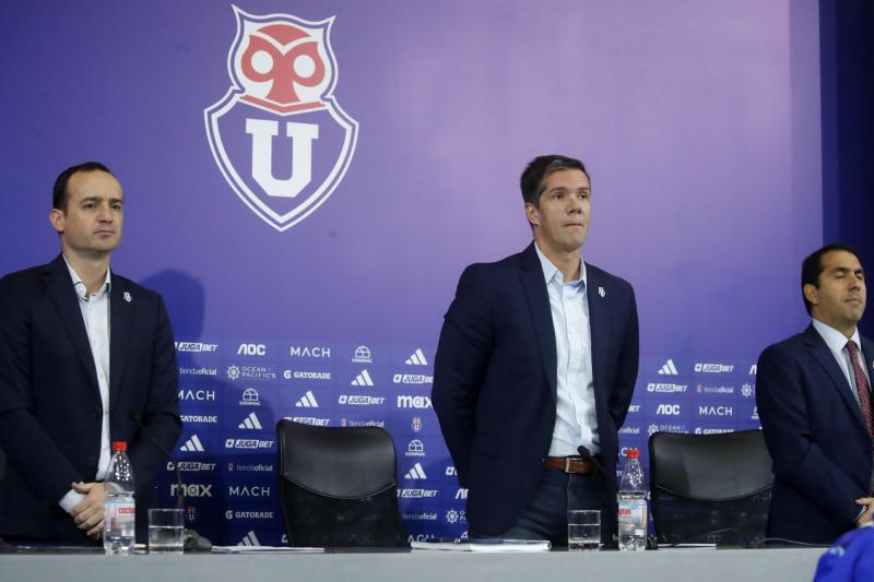 Michael Clark niega la compraventa acciones de Azul Azul - Créditos: Photosport.