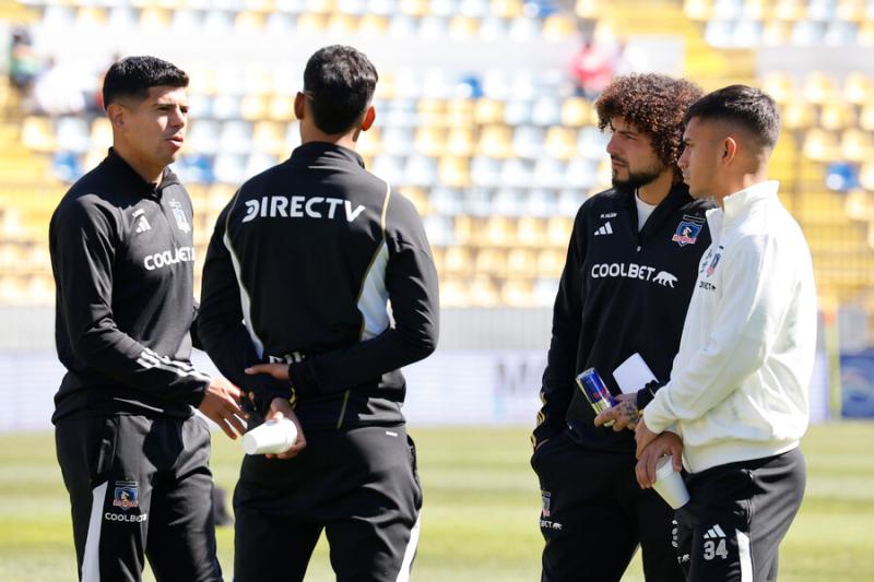Plantel de Colo Colo molesto con Maximiliano Falcón - Créditos: Photosport