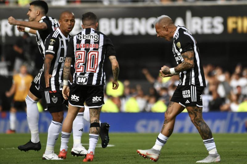 Eduardo Vargas tendría acuerdo con club de Brasil - Créditos: Photosport