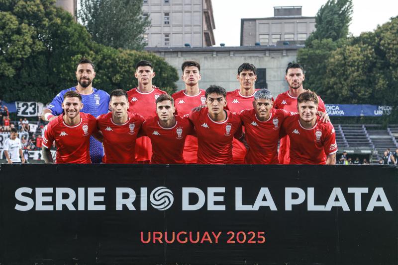 Leonardo Gil fue titular ante Colo Colo - Créditos: Photosport