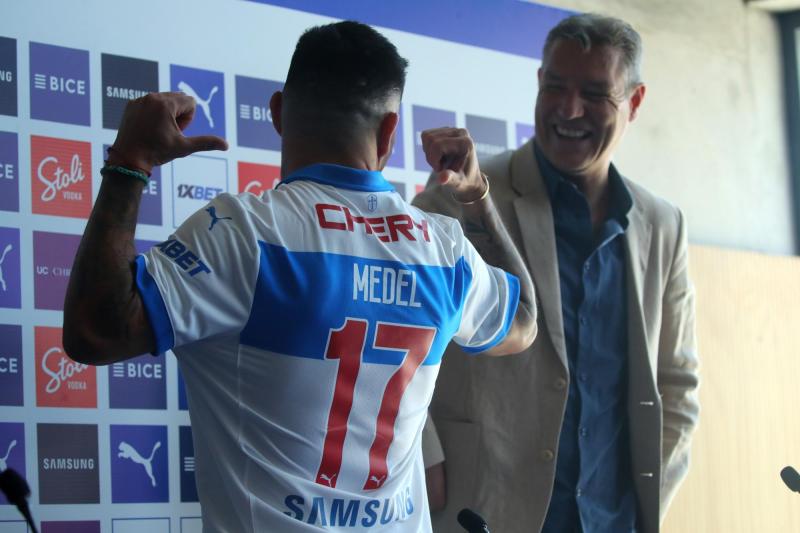 Gary Medel portará el dorsal 17 de la UC - Créditos: Photosport