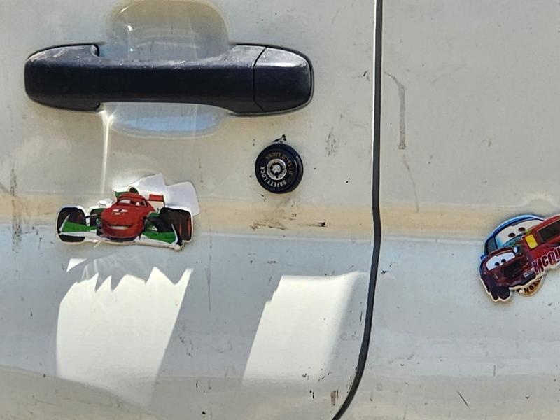 T13 - Impactos balísticos en camión usado en robo a ferretería en Quinta Normal