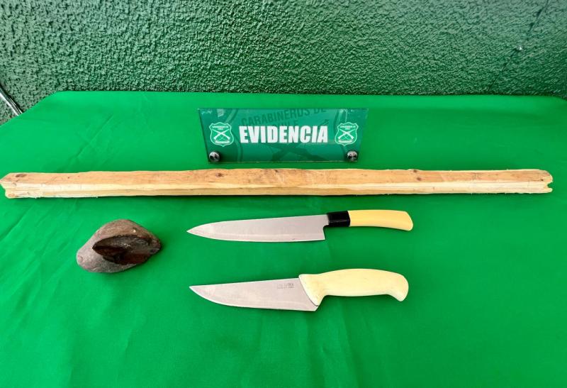Gentileza - Sujeto ingresó con armas blancas, una piedra y un palo a SAR La Bandera