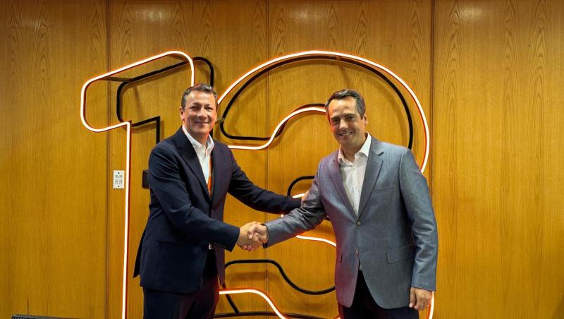 Cristian Lucchesi de Google Cloud LATAM y Cristián Hernández, director digital de Canal 13