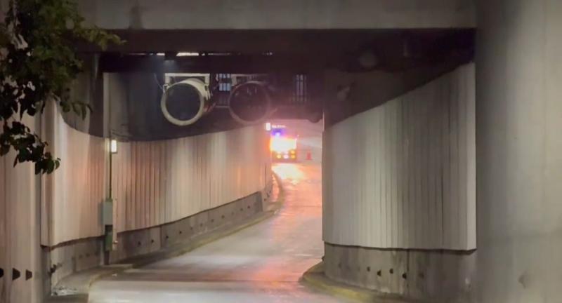 T13 - Tres delincuentes fueron baleados tras intento de encerrona en la Autopista Costanera Norte: Uno de ellos en estado de gravedad