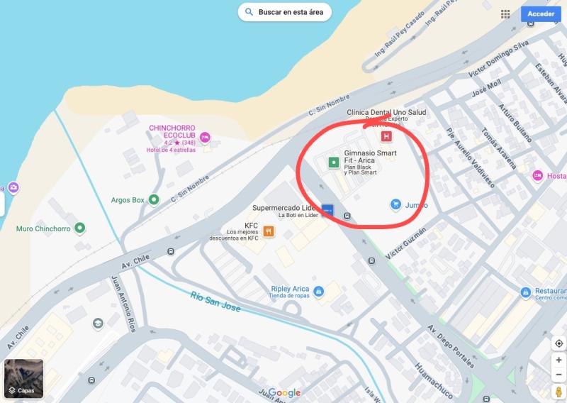 Hay una persona muerta: Lo que se sabe de la caída de una grúa sobre un gimnasio en Arica