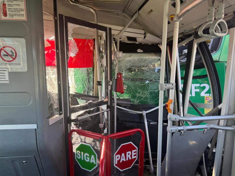 Grave choque de buses de Red en Maipú: Hay al menos 20 heridos