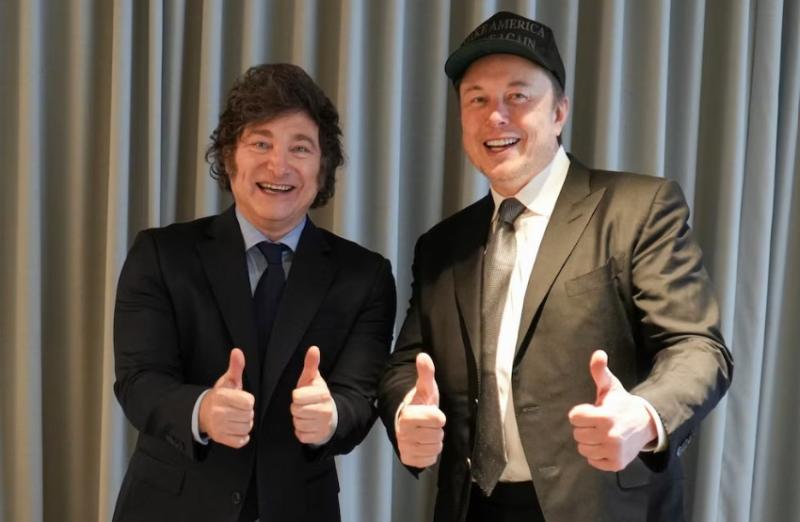 RRSS - Elon Musk y Javier Milei