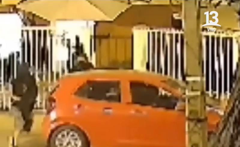 Les robaron dinero para exámenes médicos: adultos mayores sufren asalto en su casa en Conchalí