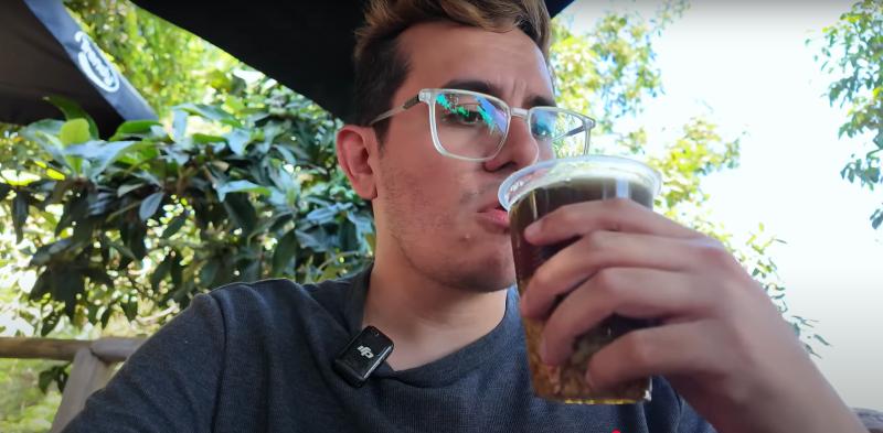 YouTube - Youtuber plantea cómo ha cambiado el turismo en Santiago a cinco años del estallido social