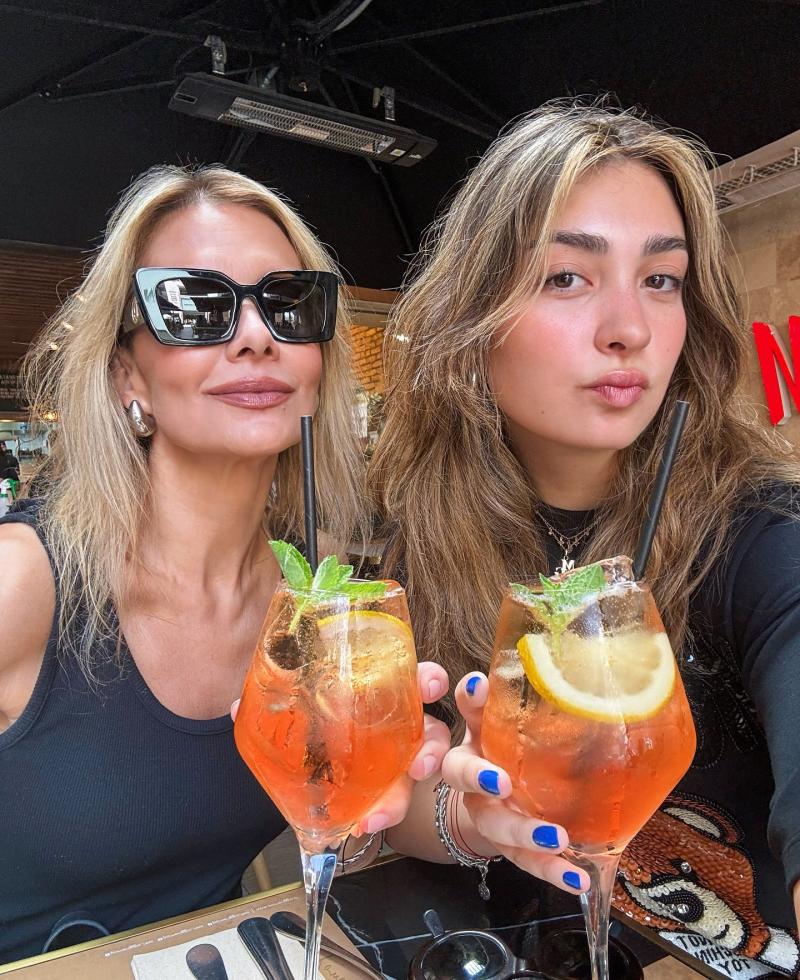 Instagram - Paola Camaggi y su hija María Gracia