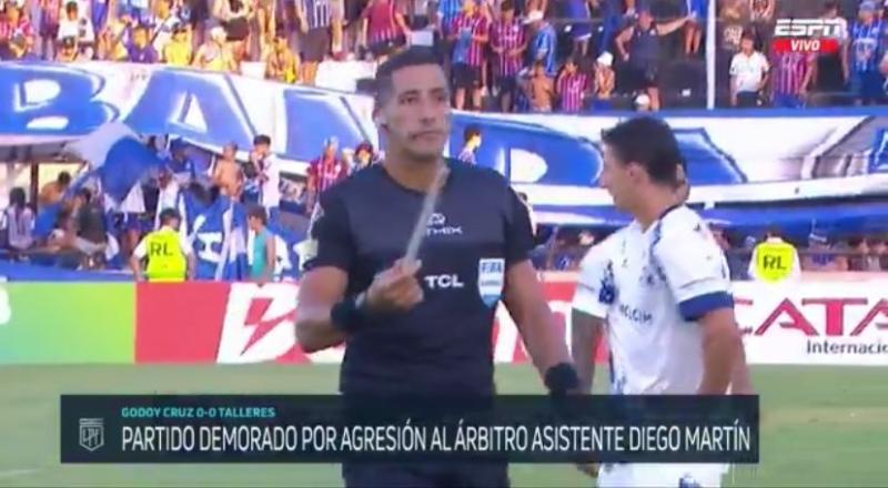 X @SC_ESPN - Suspenden partido en Argentina por una agresión al árbitro asistente