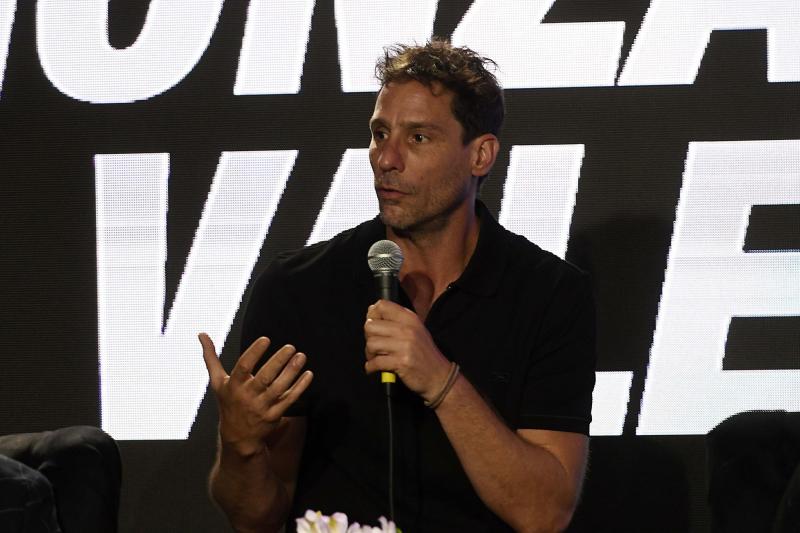 Agencia Uno - Roberto Farías alza la voz tras "funa" en su contra : "Los que me acusaron falsamente saben que lo hicieron..."