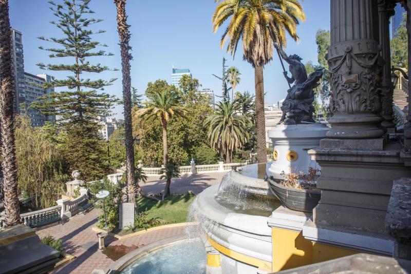 Cerro Santa Lucía, Santiago. Fin a la ola de calor - Agencia Uno