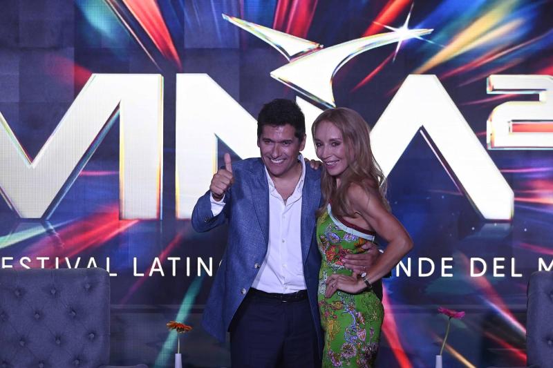 Agencia Uno - Karen Doggenweiler y Rafael Araneda, animadores del Festival de Viña del Mar