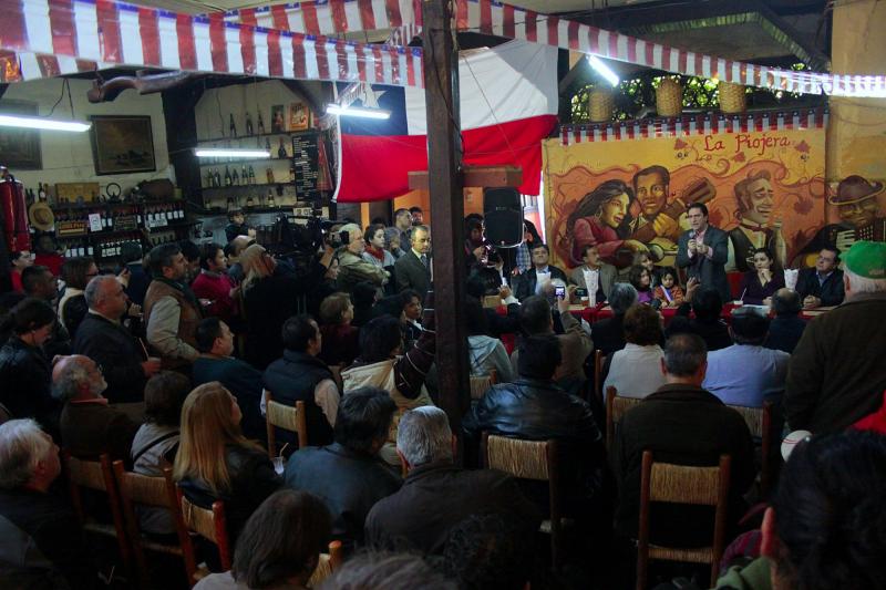 Agencia Uno - Histórico restaurant "La Piojera" evalúa irse de Santiago y trasladarse al sector oriente